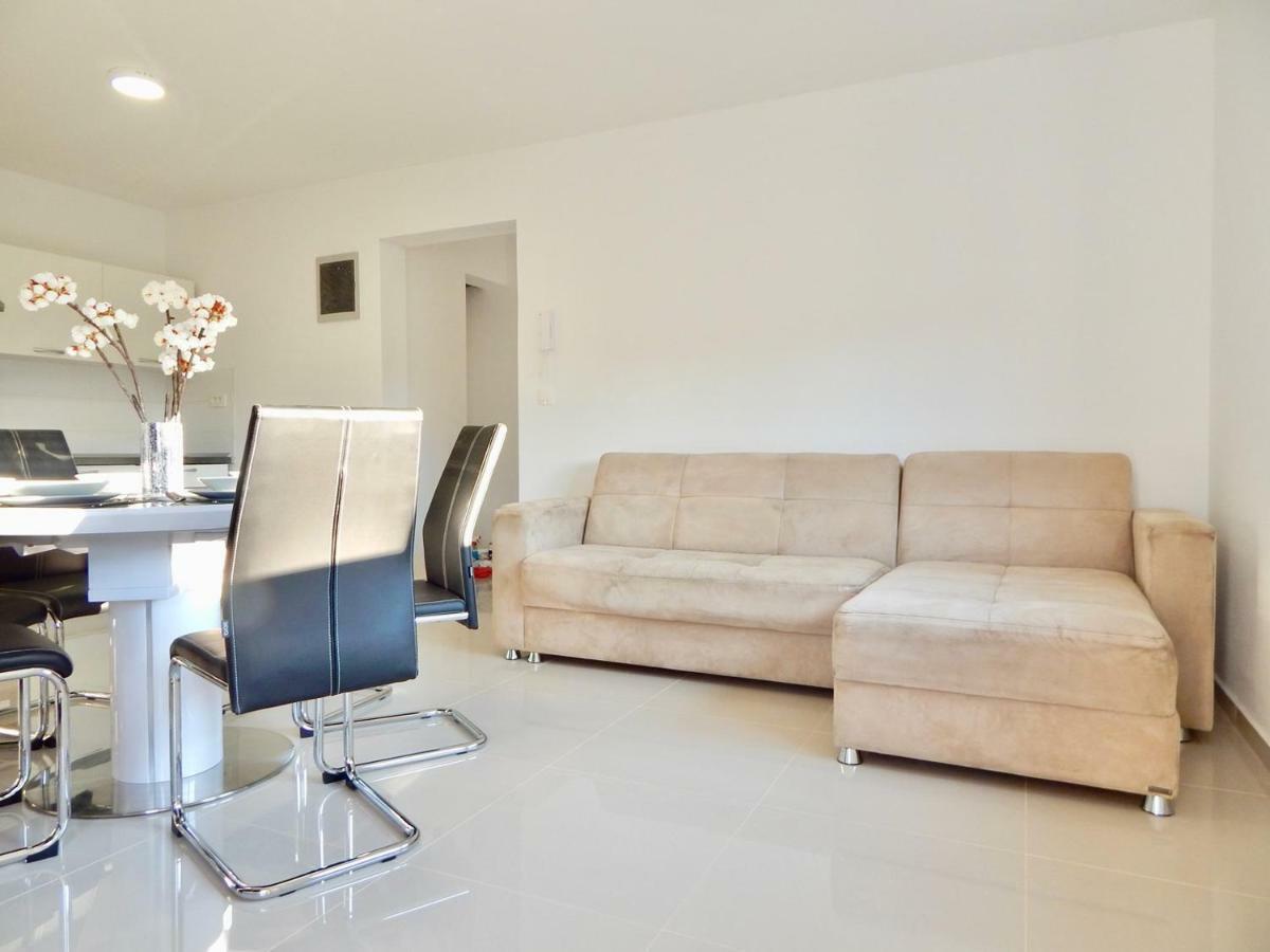 Mira Guest house